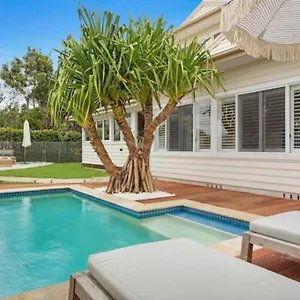 Fuller Holidays - Hacienda, Luxury 5 Bedroom With Pool Holiday home