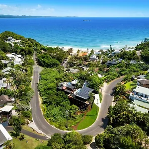 Moonrise - 4 Bedroom Designer Above Wategos Holiday home